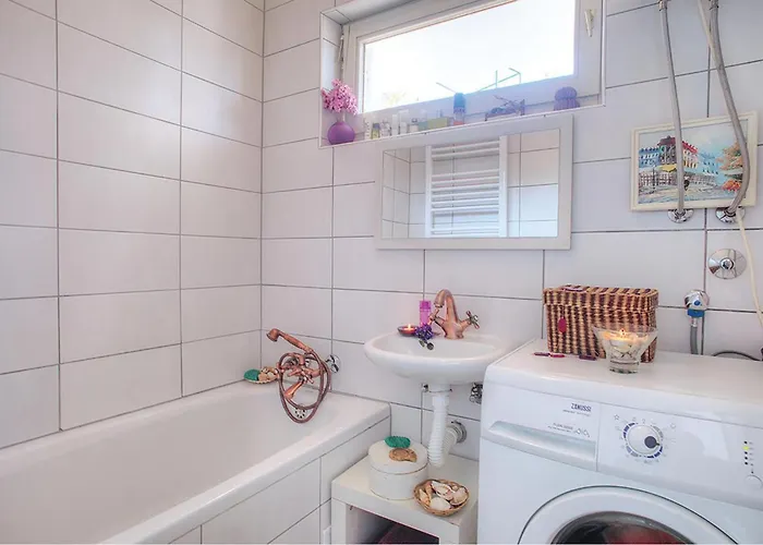 別荘 With Sea View 01 ムルテル