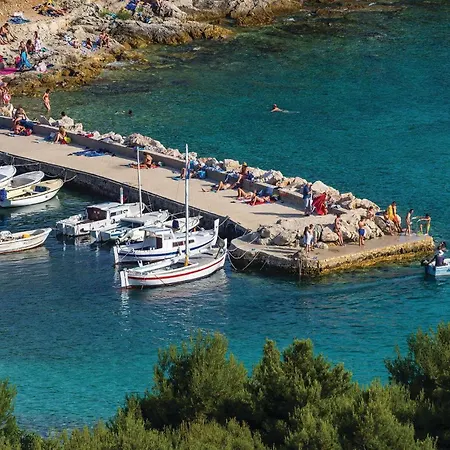 With Sea View 01 بيت للعطل