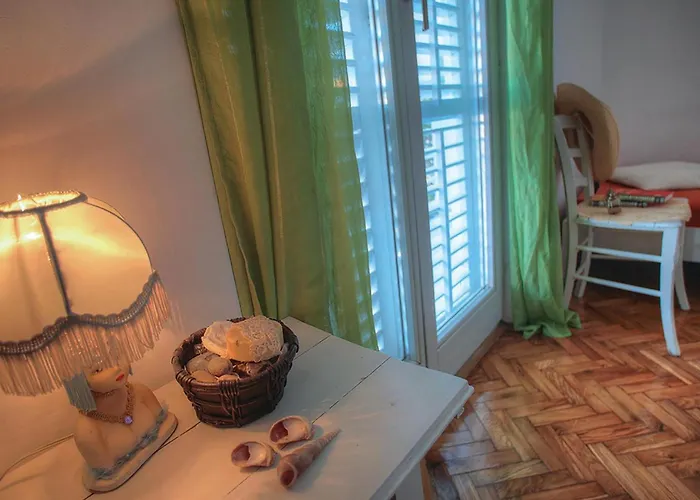 Nyaraló With Sea View 01 Murter